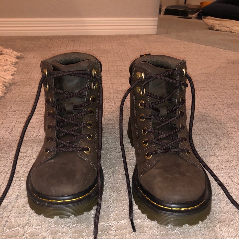 dr. martens women’s 1460